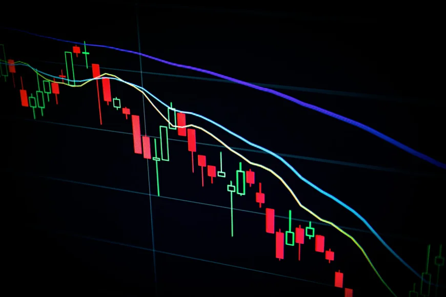Dow Drops 822 Points as Tariff Chaos and AI Spending Fears Hammer Wall Street